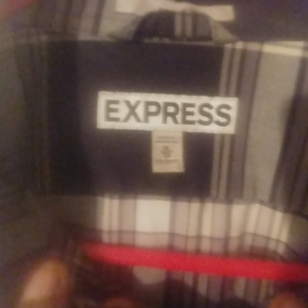 Button up - Picture 2 of 3